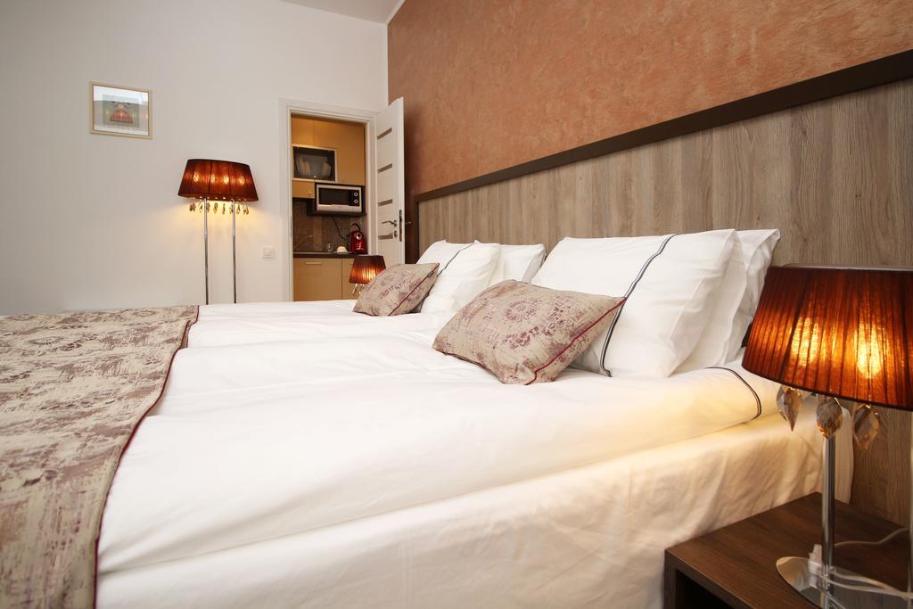Studio Old Town Bukares Bagian luar foto