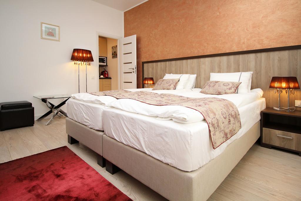 Studio Old Town Bukares Bagian luar foto